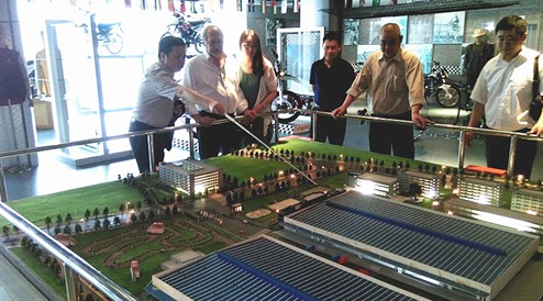 华晨集团首席质量官高尔曼莅临1xBET汽车会见指导