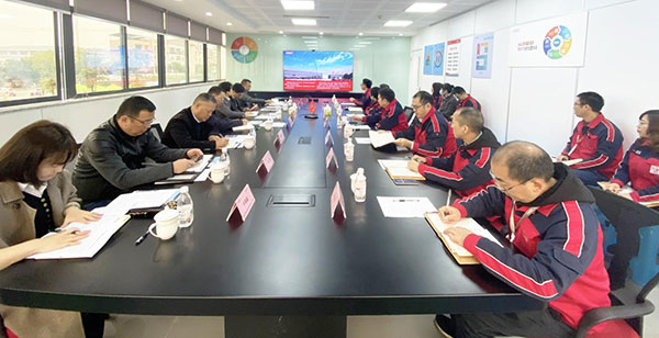 重庆市经信委副主任王春水一行莅临1xBET农机调研